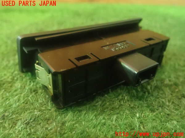 2UPJ-81706308]レクサス・LS600hL(UVF46)スイッチ3 (フューエルリッド・トランク) 中古_m0002.jpg