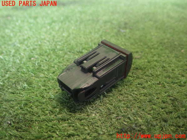 2UPJ-81806290]アルファロメオ・ジュリエッタ(940141)ハザードスイッチ 中古【ジャンク部品取り】_m0003.jpg