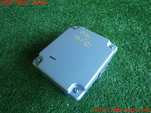 2UPJ-81866525]ハイエースバン200系(KDH206V(改))アンプ 中古_m0001.jpg