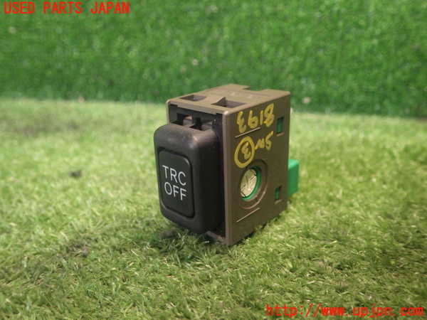 2UPJ-81936308]レクサス・IS350(GSE21・20系前期）スイッチ3 （TRCOFF） 中古_m0001.jpg