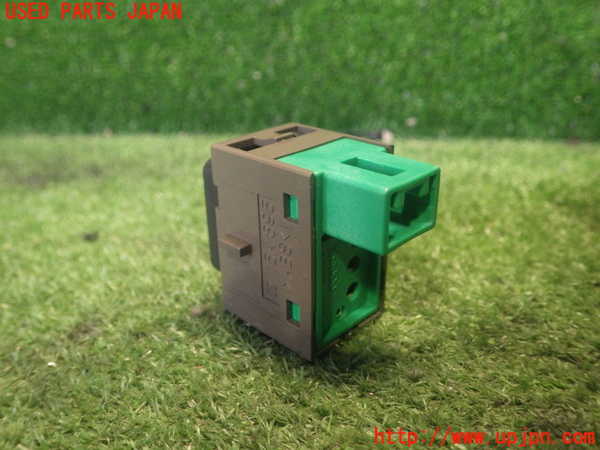 2UPJ-81936308]レクサス・IS350(GSE21・20系前期）スイッチ3 （TRCOFF） 中古_m0002.jpg
