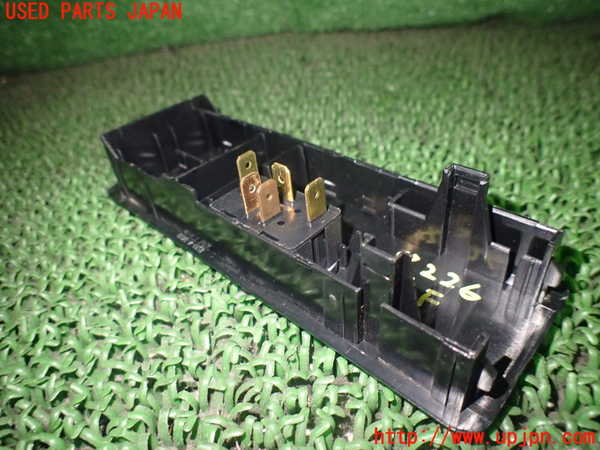 1UPJ-82266245]ベンツ Vクラス V280(638280(改))左前パワーウィンドウスイッチ 中古_m0003.jpg
