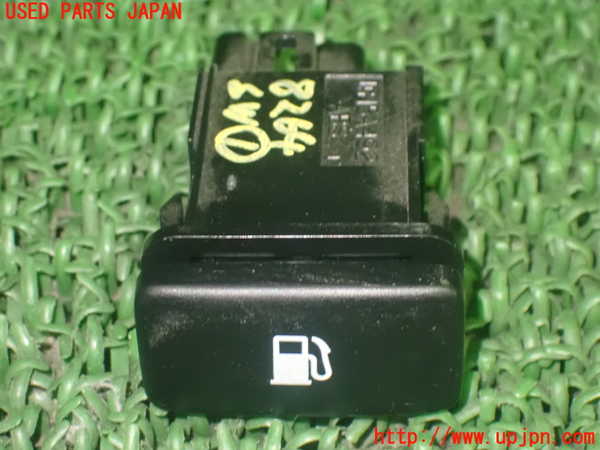 1UPJ-82646306]ハリアー(ACU30W)スイッチ1 (フューエルリッドオープナー) 中古_m0001.jpg