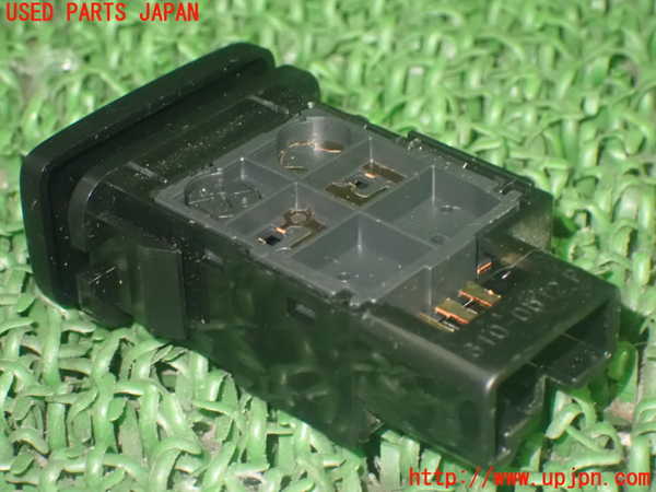 1UPJ-82646306]ハリアー(ACU30W)スイッチ1 (フューエルリッドオープナー) 中古_m0003.jpg