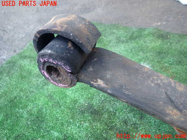 2UPJ-82875105]ランクル70系(HZJ77V)左リアスプリング 中古 の商品画像