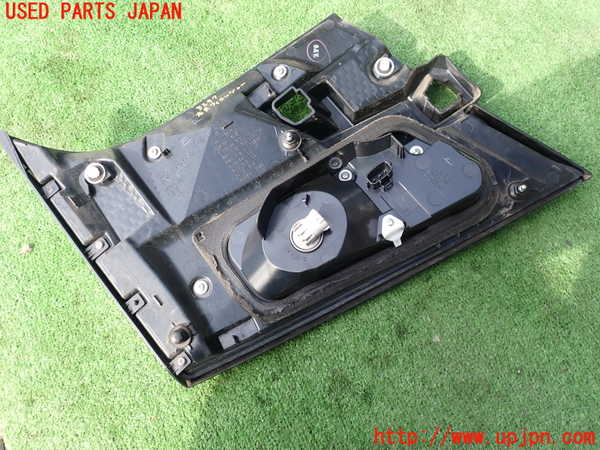1UPJ-82971550]ヴェルファイア(AGH35W)右リアフィニッシャー 中古_m0002.jpg