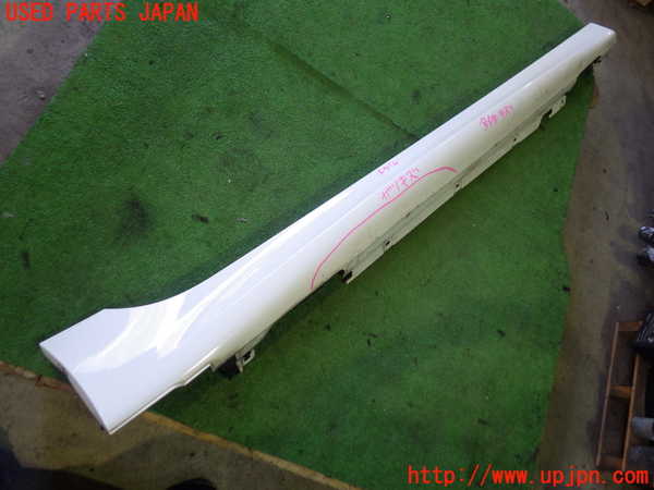2UPJ-83101390]BMW 218d グランツアラー(2E20)(F46)右サイドステップ 中古_m0001.jpg