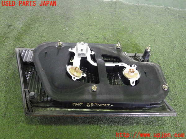 2UPJ-83471550]クラウン ロイヤル(JZS171)右リアフィニッシャー 中古_m0002.jpg