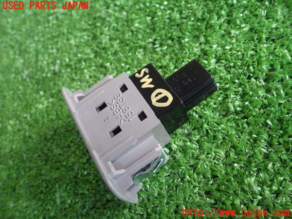 2UPJ-83476306]クラウン ロイヤル(JZS171)スイッチ1 (トランクオープナー) 中古_m0002.jpg