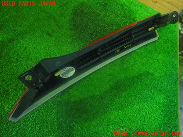 2UPJ-83831550]ボルボXC90(CB6324AW)右リアフィニッシャー 中古_m0002.jpg
