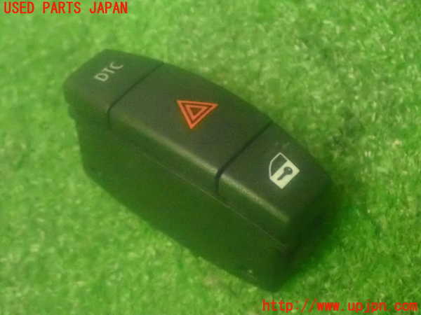 2UPJ-84516306]BMW 120i(UD20 E87)スイッチ1 （ハザード等）中古_m0001.jpg