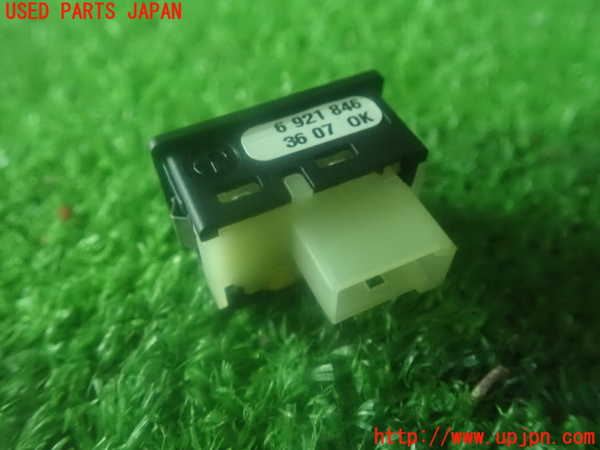 2UPJ-84516307]BMW 120i(UD20 E87)スイッチ2 （トランク）中古_m0002.jpg