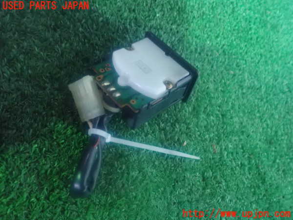 2UPJ-85166306]カプチーノ(EA21R)スイッチ1 (ルームランプ) 中古_m0002.jpg