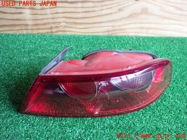 2UPJ-85451530]アルファロメオ・159 スポーツワゴン(93922)右テールランプ 中古_m0001.jpg