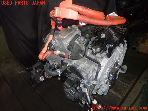 1UPJ-85733010]レクサス・HS250h(ANF10)ミッション AT 2AZ-FXE 中古_m0001.jpg
