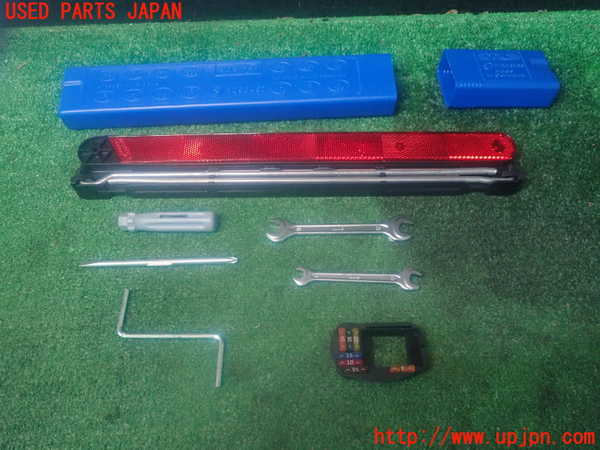 2UPJ-85917805]BMW 645Ci クーペ E63 前期(EH44)車載工具 中古_m0001.jpg