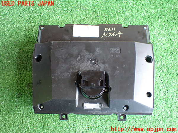 2UPJ-86116066]ボルボXC60(DB4204TXC)エアコンスイッチ1 中古_m0003.jpg
