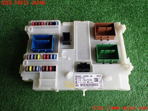 2UPJ-86116153]ボルボXC60(DB4204TXC)コンピューター8 (ヒューズボックス) 中古_m0001.jpg