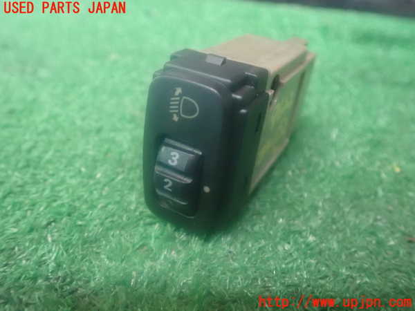 2UPJ-86226307]ランエボ7 GT-A(CT9A)スイッチ2 (ヘッドライトレベライザー) 中古_m0001.jpg