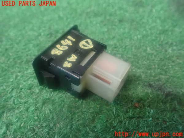 2UPJ-86416306]ラシーン(RFNB14)スイッチ1 (トランクオープナー) 中古_m0002.jpg