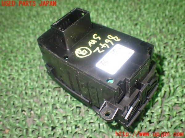 1UPJ-86426312]BMW アクティブハイブリッド5(AH5)(FZ35 F10)スイッチ7 (パーキング) 中古_m0003.jpg