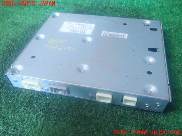 2UPJ-86506660]クラウン ハイブリッド(GWS204)TVチューナー 純正 中古_m0002.jpg