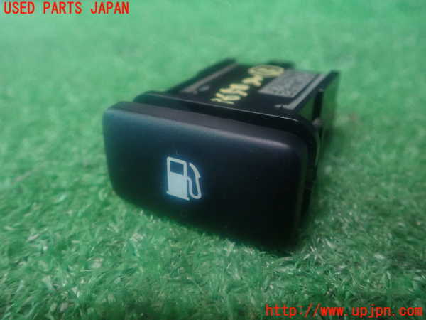 2UPJ-86506308]クラウン ハイブリッド(GWS204)スイッチ3 (フューエルリッドオープナー) 中古_m0001.jpg