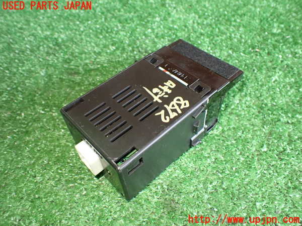 2UPJ-86727850]レクサス・LS460(USF40)時計 中古_m0002.jpg