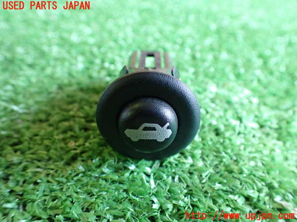 2UPJ-87176306]クライスラー・300C(不明)左ハンドル スイッチ1 (トランクオープナー) 中古_m0001.jpg