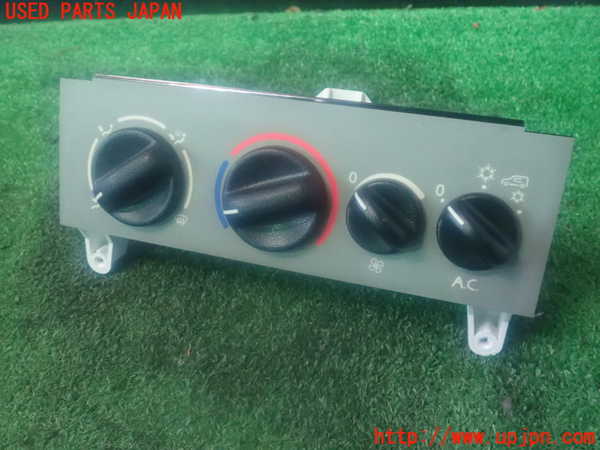 4UPJ-87406066]ルノー・カングー(KCK4M)エアコンスイッチ1 中古 の商品