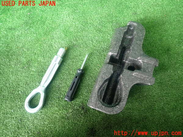 2UPJ-87957805]BMW 218d アクティブツアラー(2C20)(F45)車載工具 中古_m0001.jpg