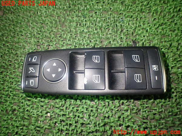 1UPJ-88516240]ベンツ C200(204048)右前パワーウィンドウスイッチ 中古_m0001.jpg