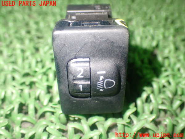 1UPJ-88766307]カローラ アクシオ(NZE164)スイッチ2 (ヘッドランプレベリング) 中古_m0001.jpg