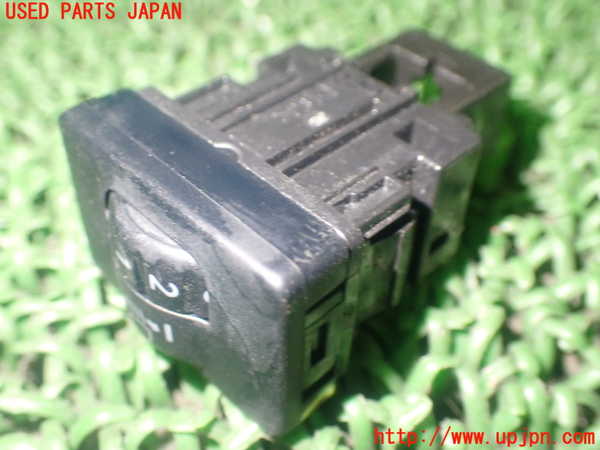 1UPJ-88766307]カローラ アクシオ(NZE164)スイッチ2 (ヘッドランプレベリング) 中古_m0002.jpg