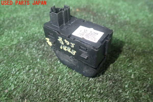 1UPJ-88816313]エクスプローラー スポーツトラック(1FMKU51)スイッチ8（左ドアロック） 中古_m0002.jpg