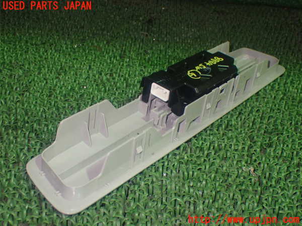 1UPJ-88846310]ノア(ヴォクシー)(ZRR80G)スイッチ5 中古_m0003.jpg