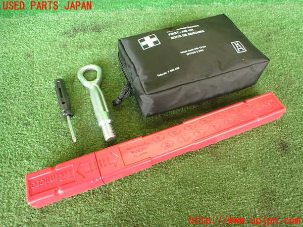 2UPJ-88867805]BMW 218d アクティブツアラー(2C20)車載工具 中古_m0001.jpg