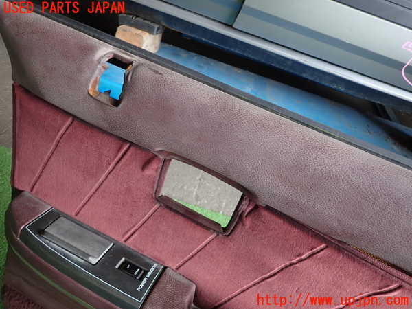 1UPJ-89241294]スカイライン 4ドアハードトップ(SR31)右後ドア内張り 中古_m0002.jpg