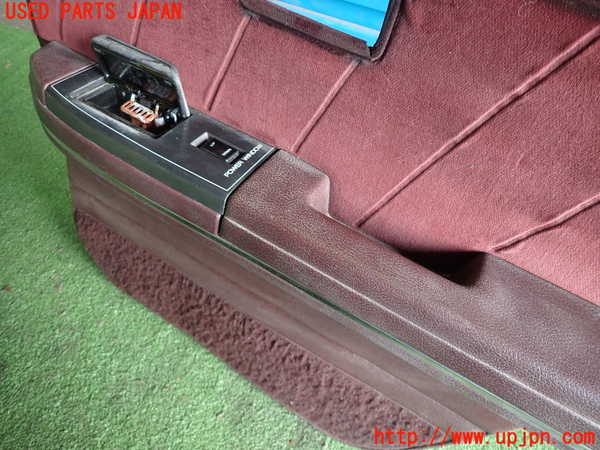 1UPJ-89241294]スカイライン 4ドアハードトップ(SR31)右後ドア内張り 中古_m0004.jpg