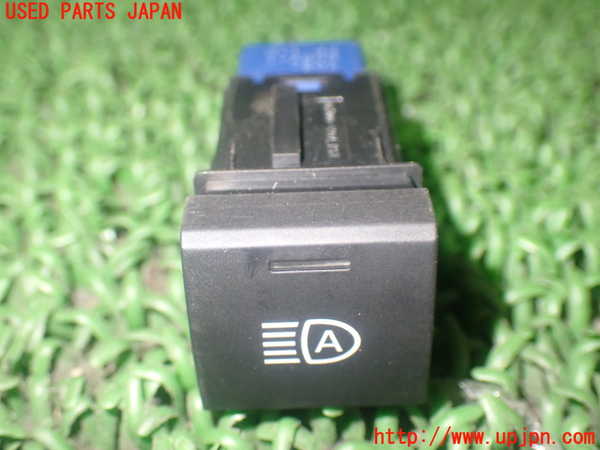 1UPJ-89266307]ヤリス(YARIS) クロス ハイブリッド(MXPJ10)スイッチ2 (ヘッドランプオート) 中古_m0001.jpg