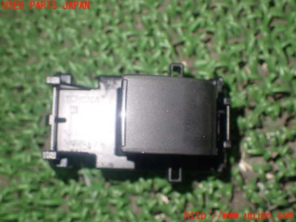 1UPJ-89266245]ヤリス(YARIS) クロス ハイブリッド(MXPJ10)左前パワーウィンドウスイッチ 中古_m0001.jpg