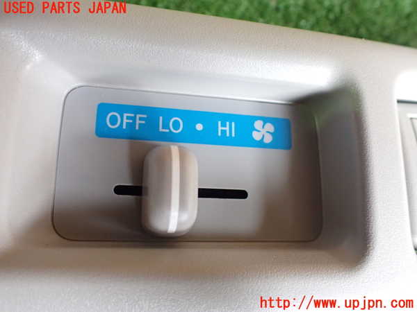 2UPJ-89816308]ハイエースバン200系(KDH206V)スイッチ3 (空調) 中古_m0002.jpg