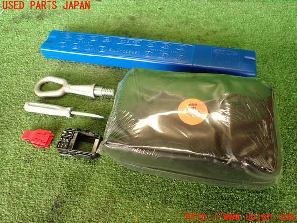 2UPJ-90157805]BMW 630i クーペ(EH30)車載工具 中古 【参考情報（適合保証無し）E63】_m0002.jpg