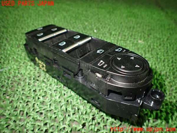 1UPJ-90246240]MAZDA3(アクセラ) セダン(BPFP)右前パワーウィンドウスイッチ 中古_m0002.jpg