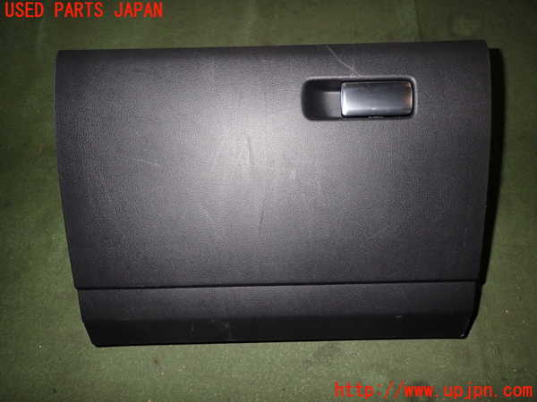 5UPJ-90247516]MAZDA3(アクセラ) セダン(BPFP)グローブボックス1