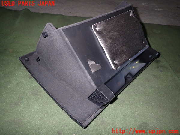 5UPJ-90247516]MAZDA3(アクセラ) セダン(BPFP)グローブボックス1 中古