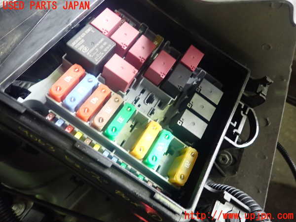 5UPJ-90636741]アバルト・595(312141)ヒューズボックス1 中古 の
