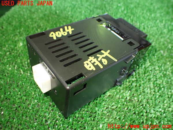 2UPJ-90647850]レクサス・LS460(USF40)時計 中古_m0002.jpg