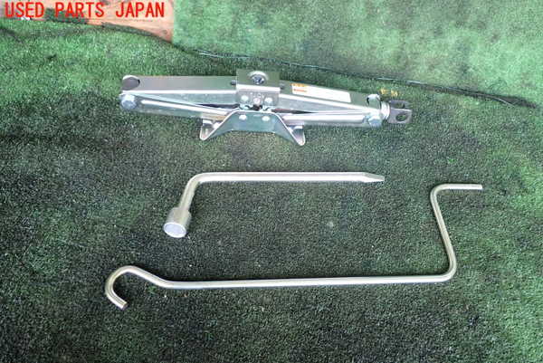 1UPJ-90707805]ジムニー(JB64W)車載工具 中古_m0001.jpg