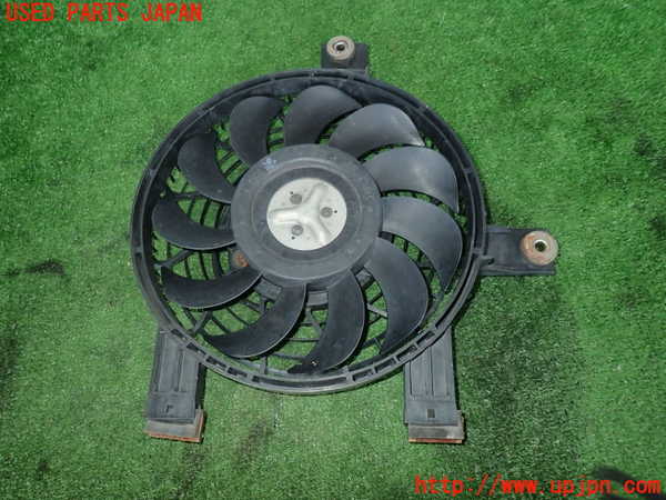 2UPJ-91396836]ランクル100系(UZJ100W)電動ファン1 中古 の商品